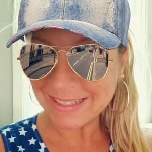 Meet your Posher, Gina